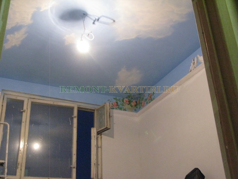 Художественная роспись потолка в детской комнате